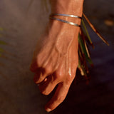Bracciale doppio placcato argento indossato da ragazzo regalo personalizzato originale anniversario coppia
